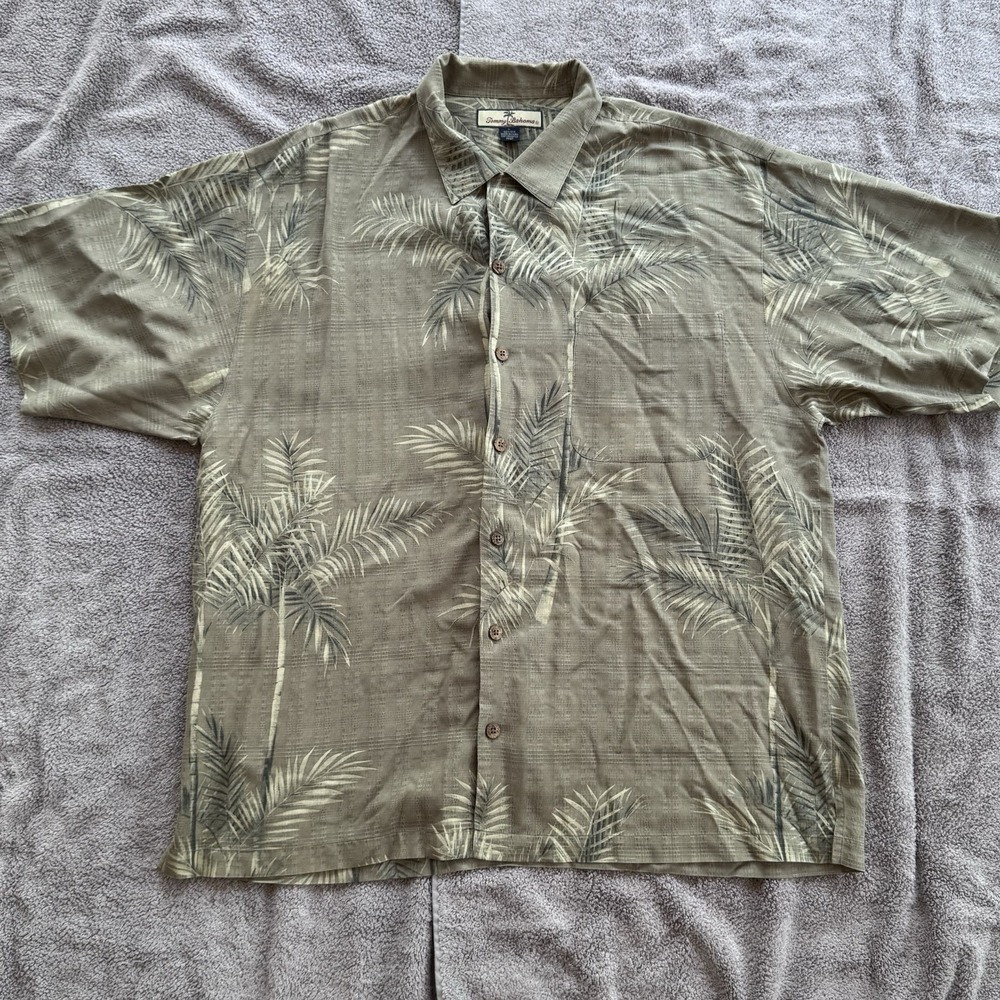 Tommy Bahama 100% Silk Hawaiian Camp Shirt Mens L Palm Tree Beige Tropical